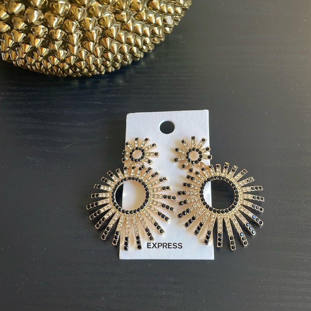 Chandelier earrings